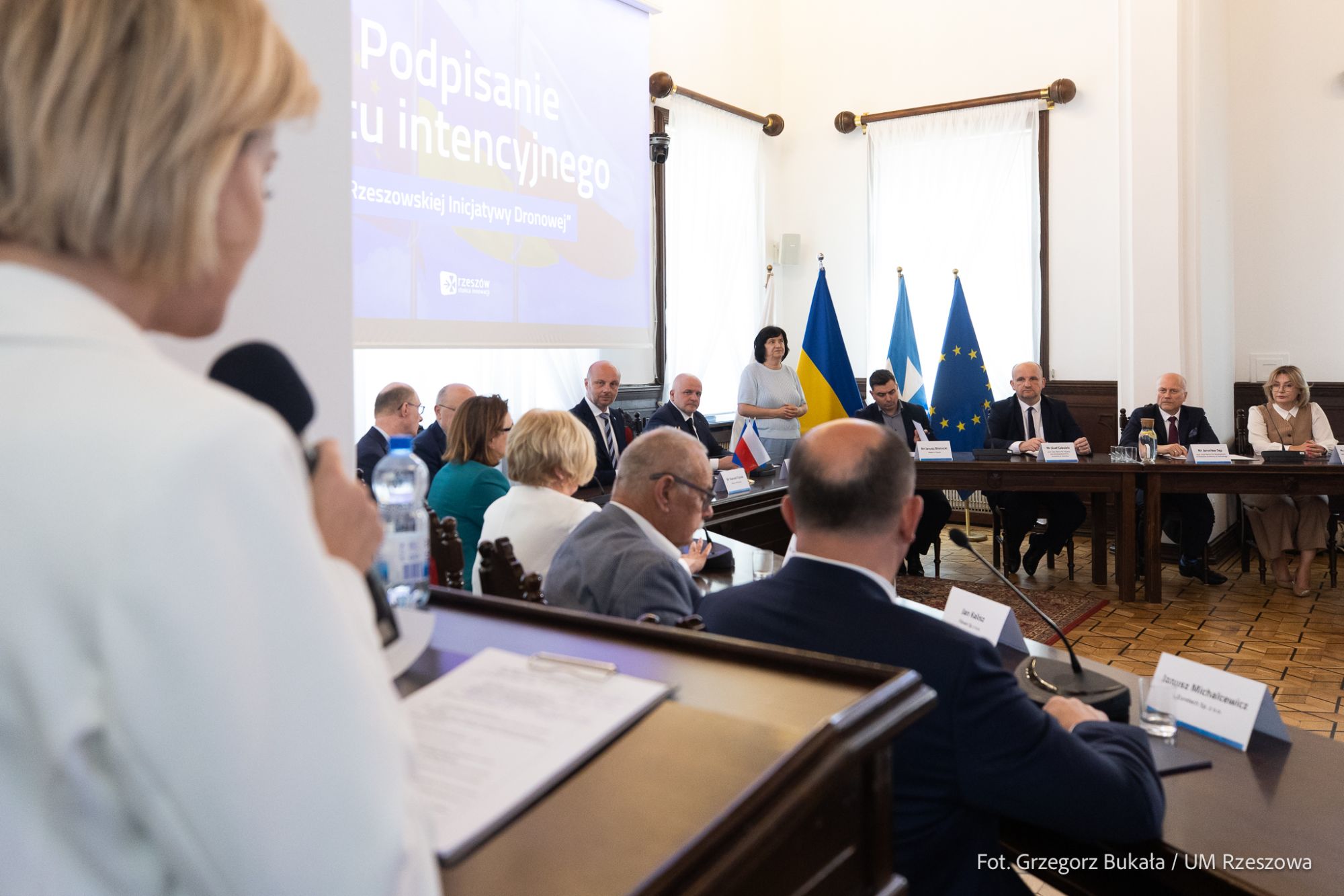 zdjęcie z podpisania listu intencyjnego na rzecz utworzenia Rzeszowskiej Inicjatywy Dronowej, fot. Grzegorz Bukała, Urząd Miasta Rzeszowa